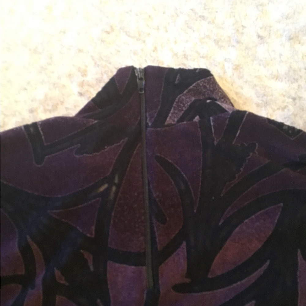Dressbarn Purple and Black Abstract Top Size Large - Picture 4 of 4